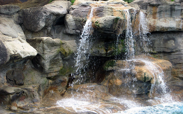 New waterfall for Seal Cove over GRC moulded rocks - Taronga Zoo