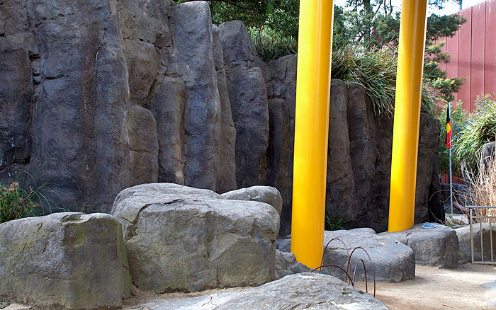 Black oxide mock rock cliff face - Melbourne Exhibition Centre