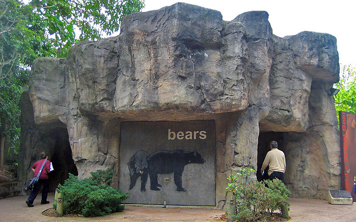 Public viewing area for Bears - Taronga Zoo